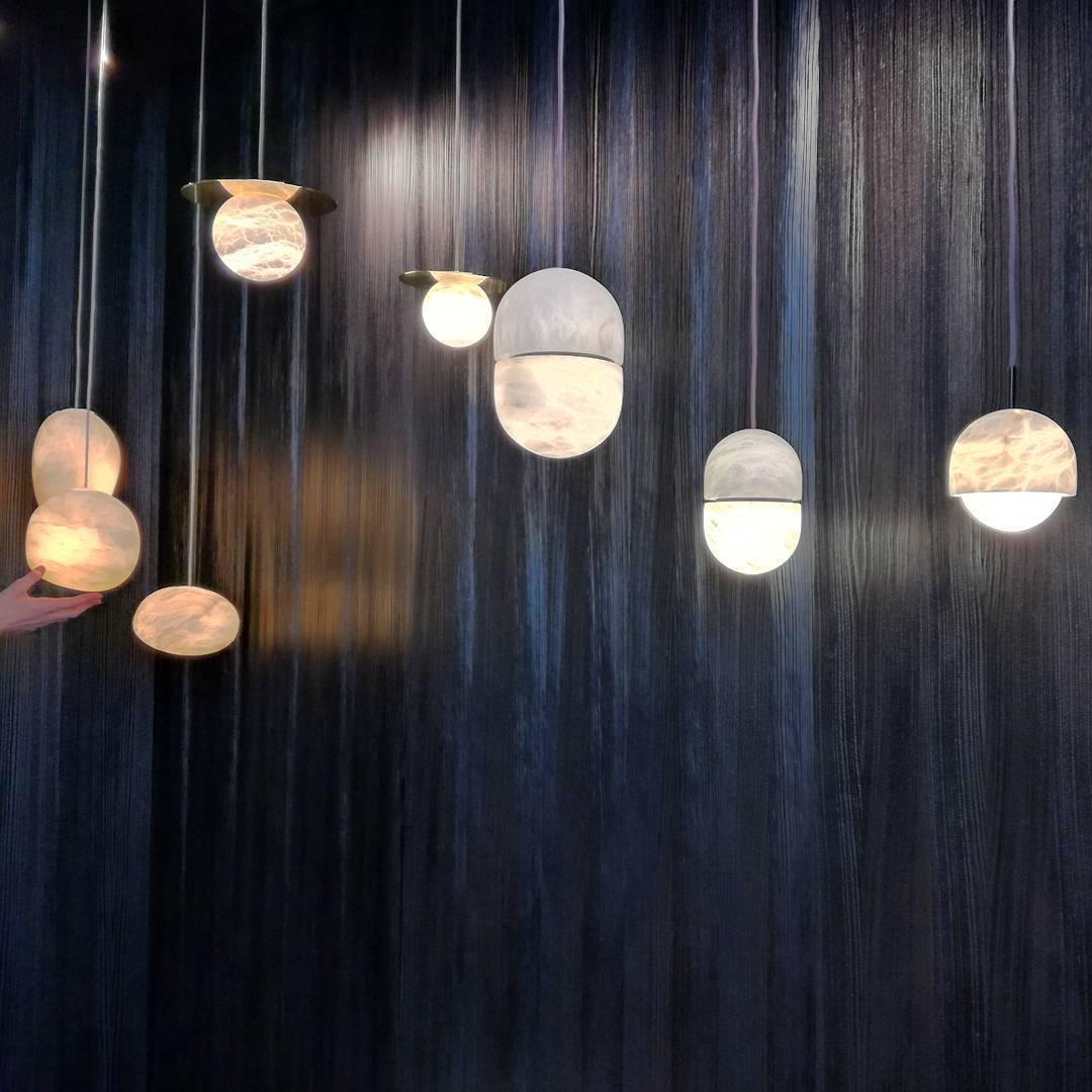 Strata Alabaster Pendant Light Capsule-shaped - Blowlighting