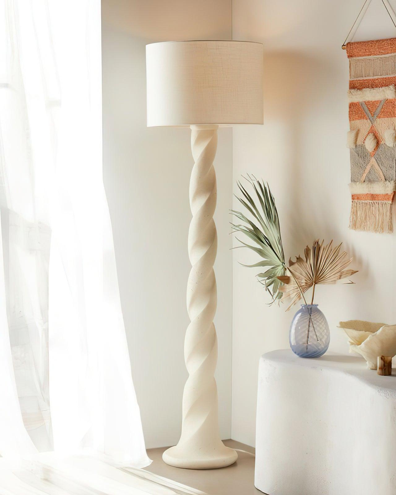 Yisi North Tower Floor Lamp - Blowlighting