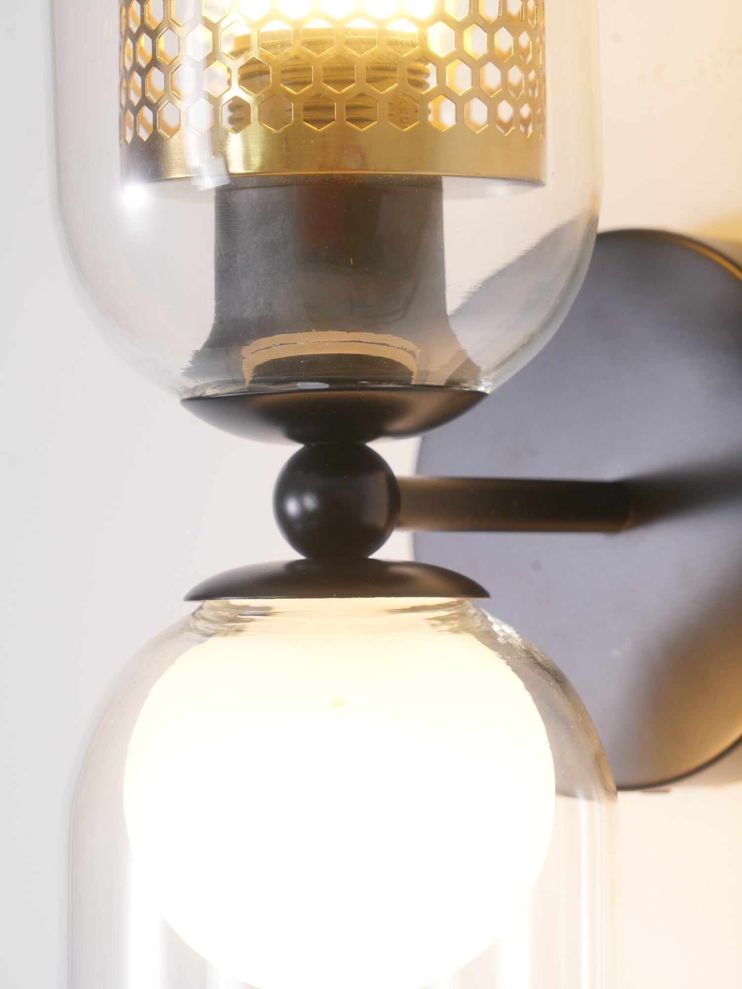 Zachary Wall Lamp - Blowlighting