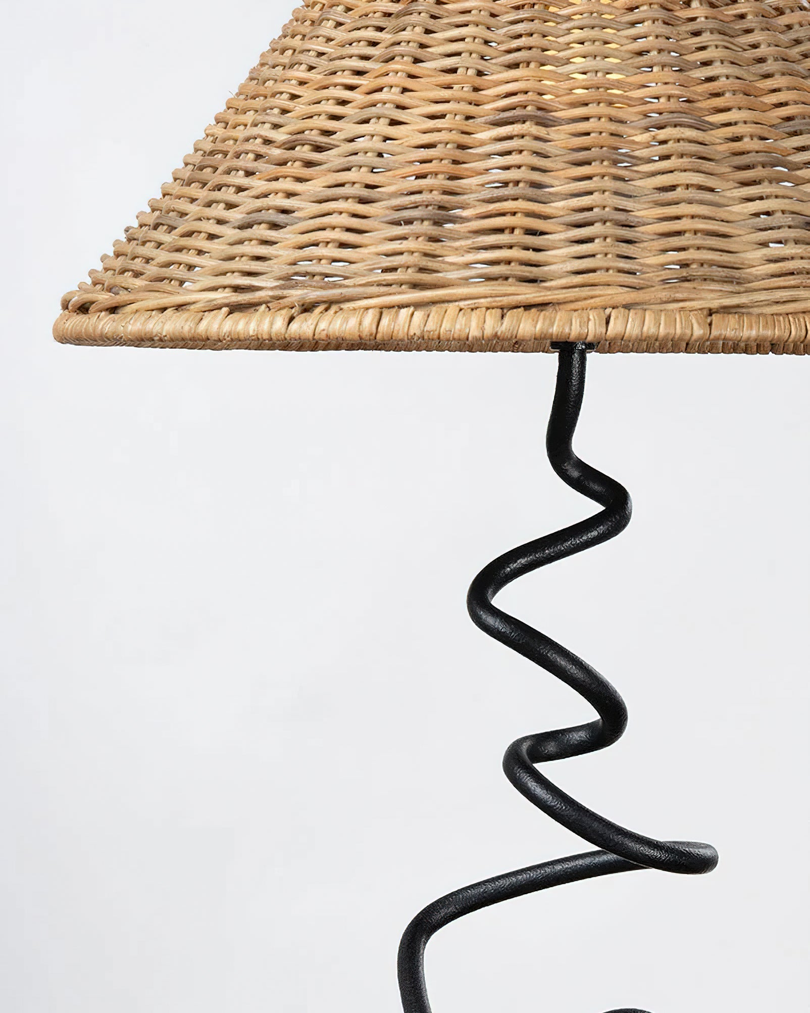 Zigzag Oriental Rattan Table Light