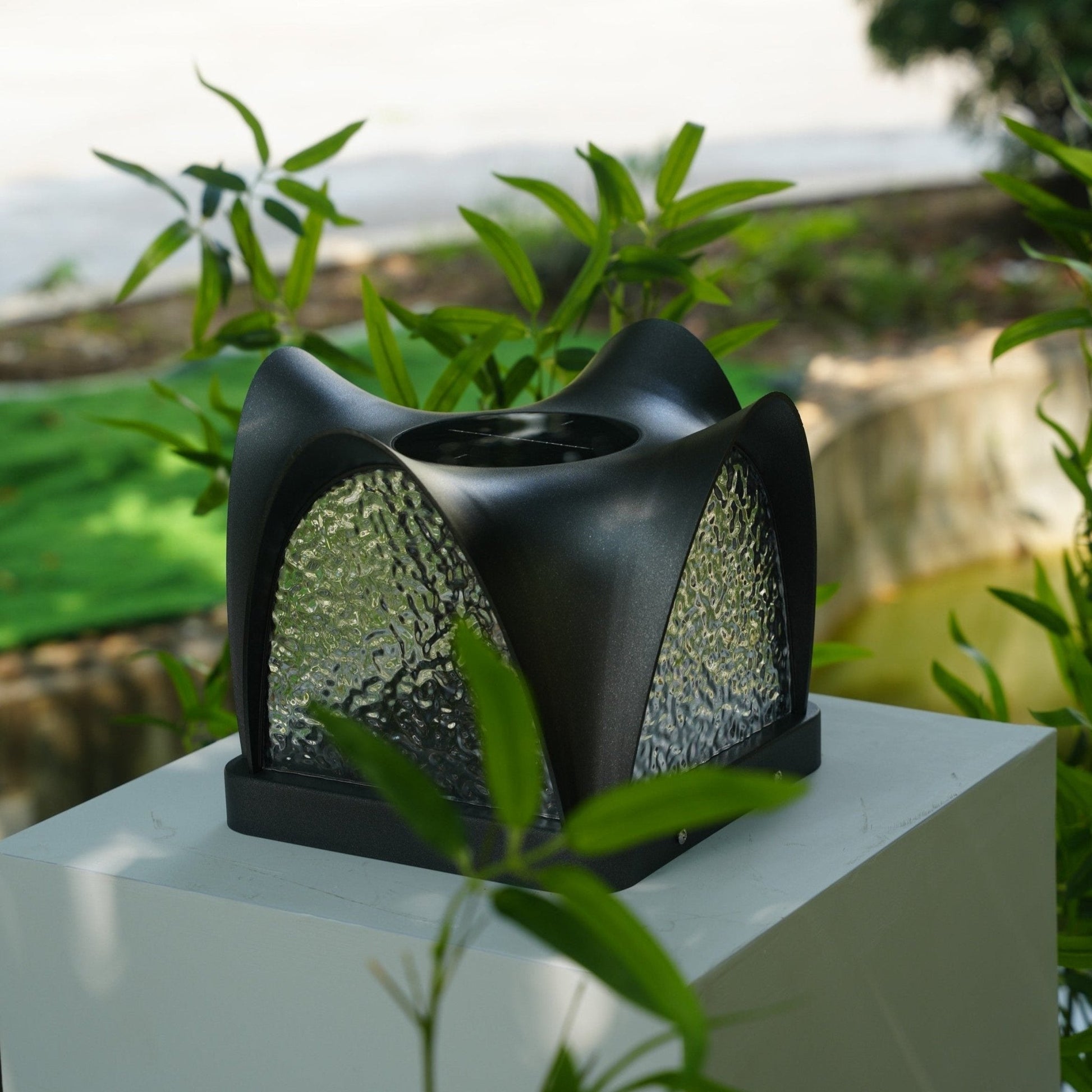 Sculptform Solar Outdoor Light - Blowlighting
