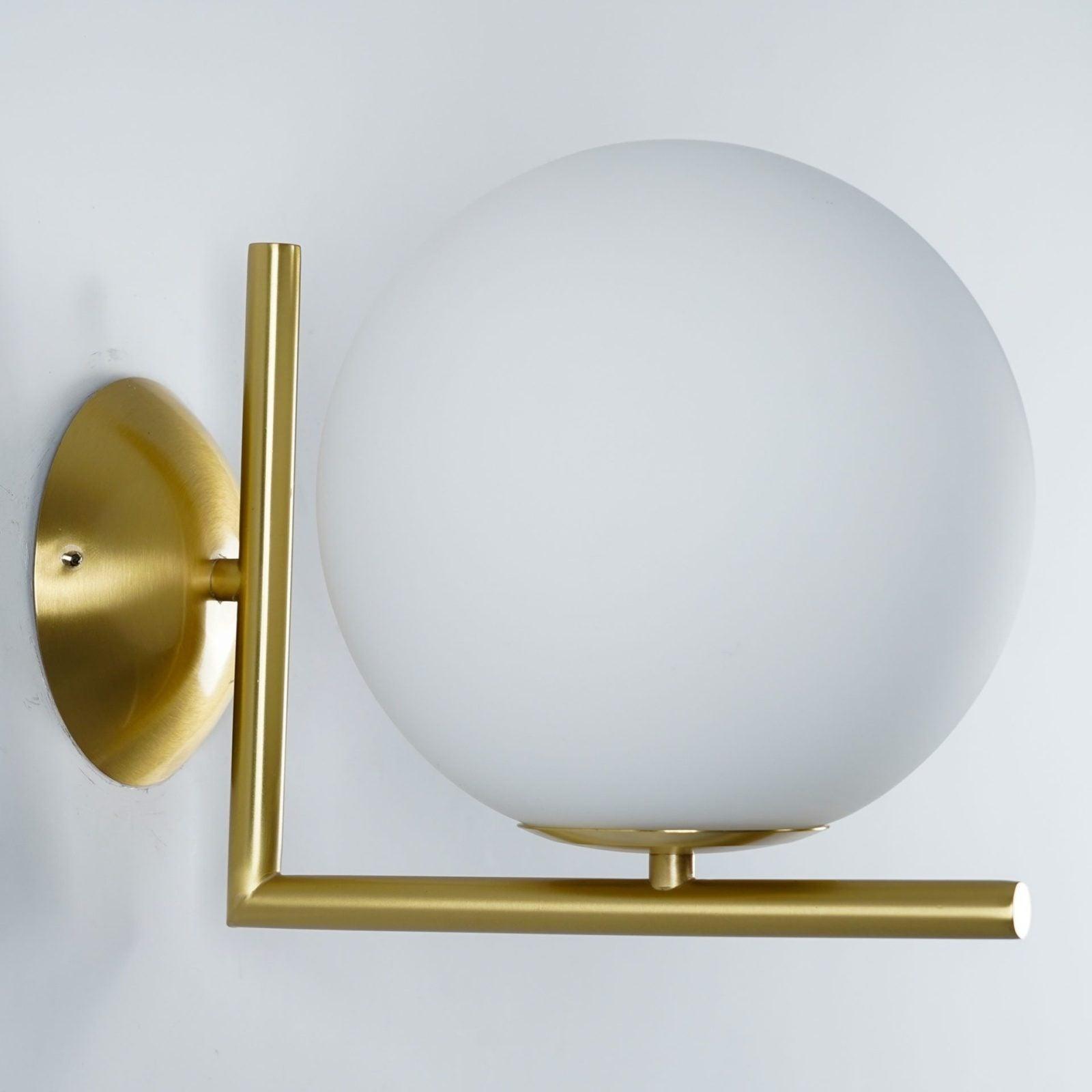 Blown Glass Opal Glass Wall Lamp - Blowlighting