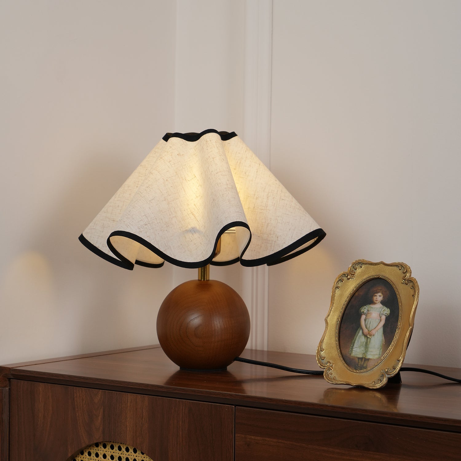Wavecrest Table Lamp - Blowlighting